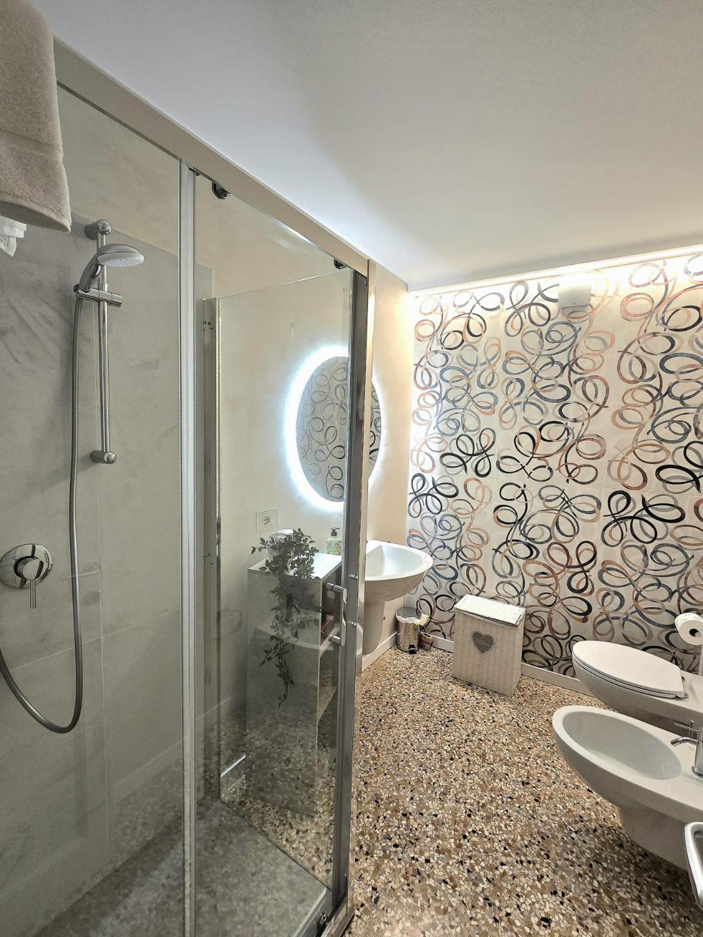 Cozy Studio With Canal View Венеція Екстер'єр фото